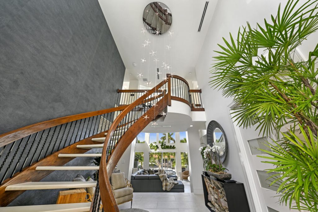 Waterfront New Build: Tropic Isle — image 11